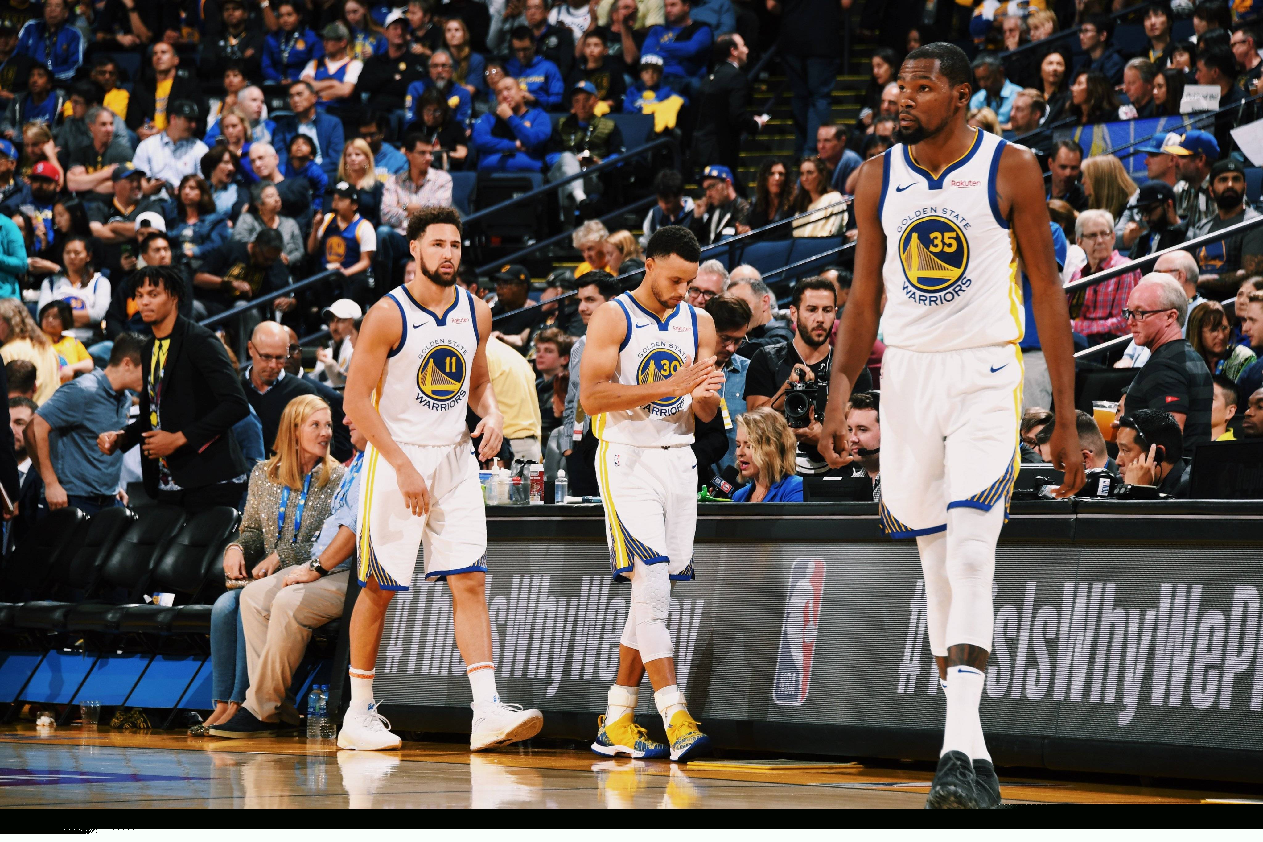 澳超半场：塔普破僵，图雷扳平，中央海岸水手1-1悉尼FC（澳超半场战报：塔普先开纪录，图雷回敬一球，中央海岸水手暂1-1悉尼FC）