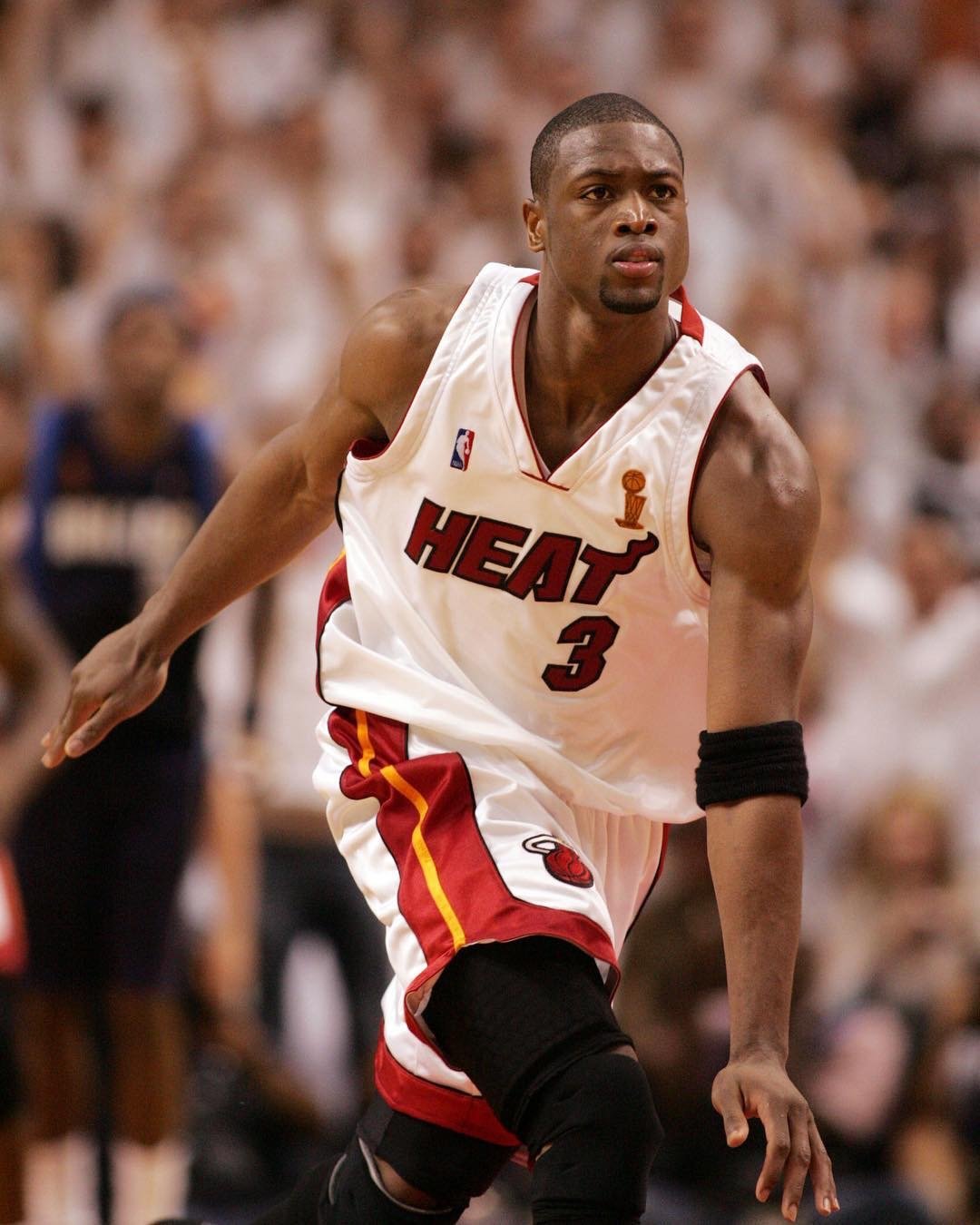 吉列斯皮：客场战雷霆信念不变，布克若缺阵照样全力争胜（吉列斯皮：做客雷霆信心不动摇，布克缺阵也要全力抢胜）