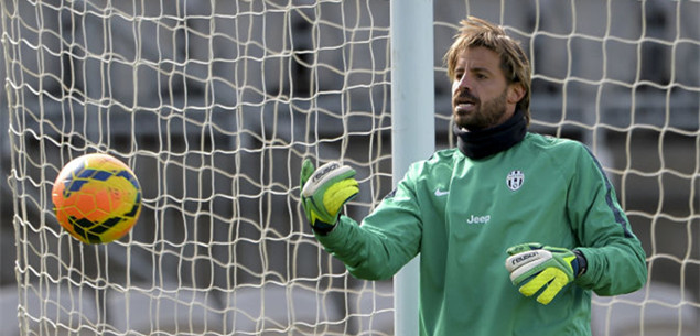 足球中超队医团队获肯定，伤病率下降（中超队医团队获赞，球员伤病率下滑）