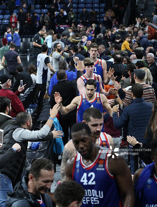 杰伦·约翰逊背靠背拿下三双，成为老鹰队史第二人（杰伦-约翰逊连场三双，位列老鹰队史第二人）