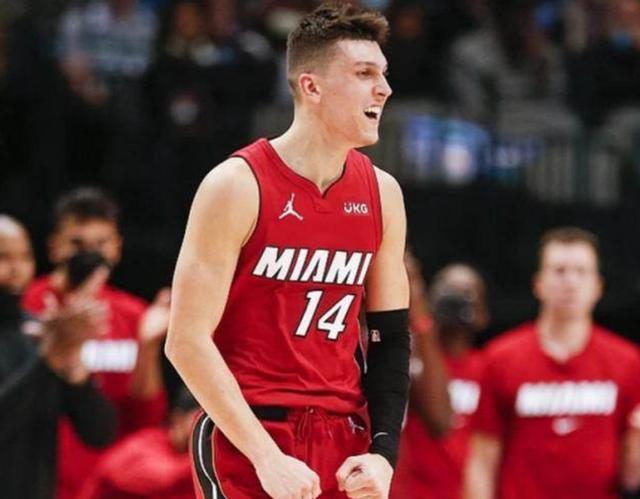 德甲半场：努萨禁区内倒地未判，门兴0-0莱比锡（德甲半场战报：努萨禁区内倒地未判罚，门兴暂0-0莱比锡）