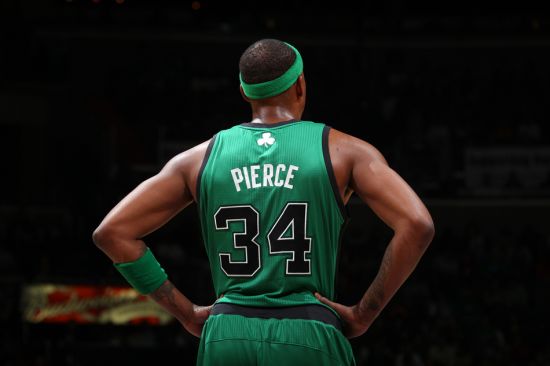 斯洛特头发都愁没了！伤病+停赛，红军VS狼队恐有多达8人缺阵（伤停潮来袭！红军战狼队或缺8将，斯洛特用人犯难）