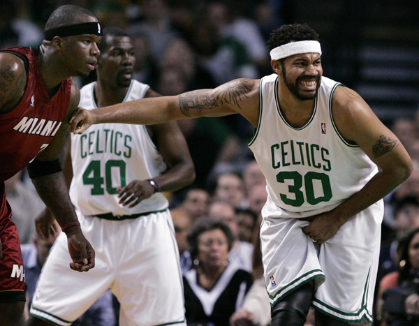 热火目前对阵东部球队只输6次，其中3次不敌魔术（热火对东部仅负6场，其中有3场不敌魔术）