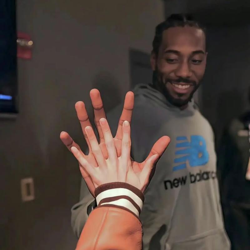 世体：巴萨已用长约锁定多名重要球员，下一个可能是费兰（世体：巴萨以长约锁定多名主力，费兰可能成为下一位）