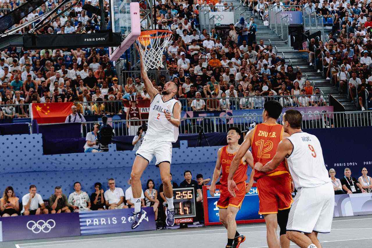 Swingers将于2026年把疯狂高尔夫与嘉年华乐趣带到波士顿（2026年，Swingers将在波士顿带来疯狂高尔夫与嘉年华体验）