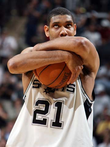 上场仅2分！拉文三分13中8爆砍42+6率队爆冷热火（上一战仅得2分！拉文三分13投8中轰42+6，率队爆冷击败热火）