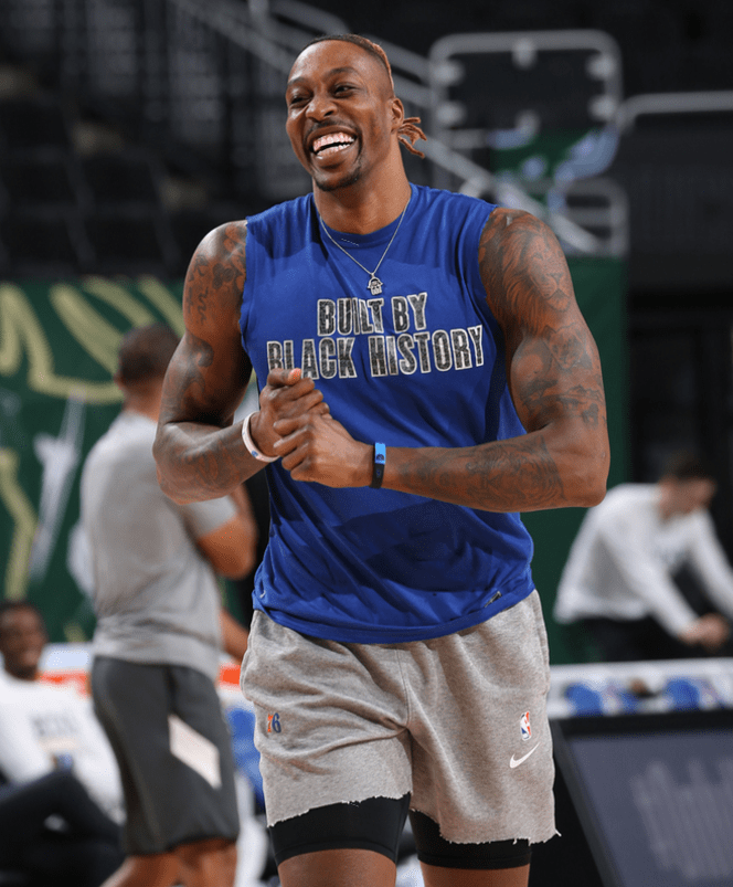 还是不错的！探花庞峥麟11中4&三分4中2拿到14分3板4助（探花庞峥麟表现不俗：14分3板4助，投篮11中4、三分4中2）