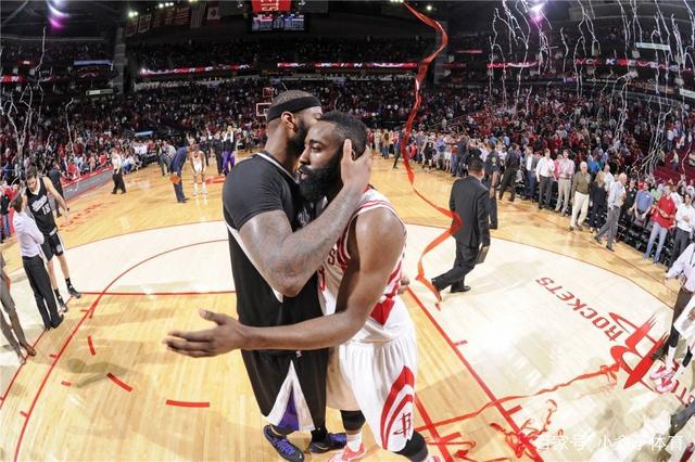 奥格斯堡vs勒沃库森：亚基奇、凯文-施洛特贝克首发，希克、霍夫曼出战（奥格斯堡战勒沃库森：亚基奇、凯文-施洛特贝克先发，希克、霍夫曼登场）