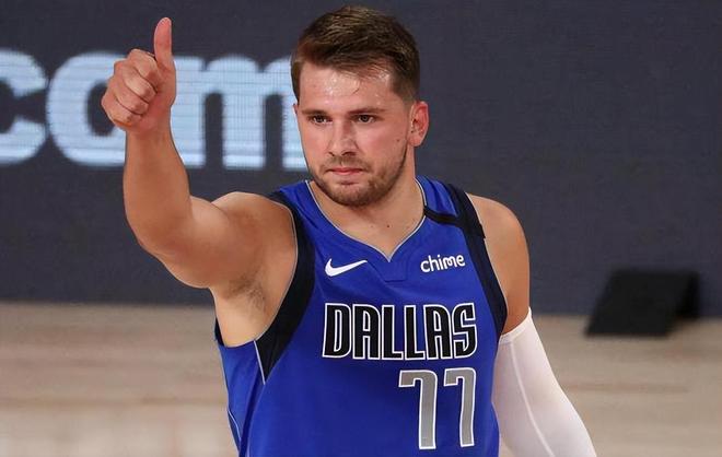 高薪核心拒改踢法！炮轰主帅复制C罗闹剧（高薪核心拒改踢法，怒斥主帅上演C罗式闹剧）