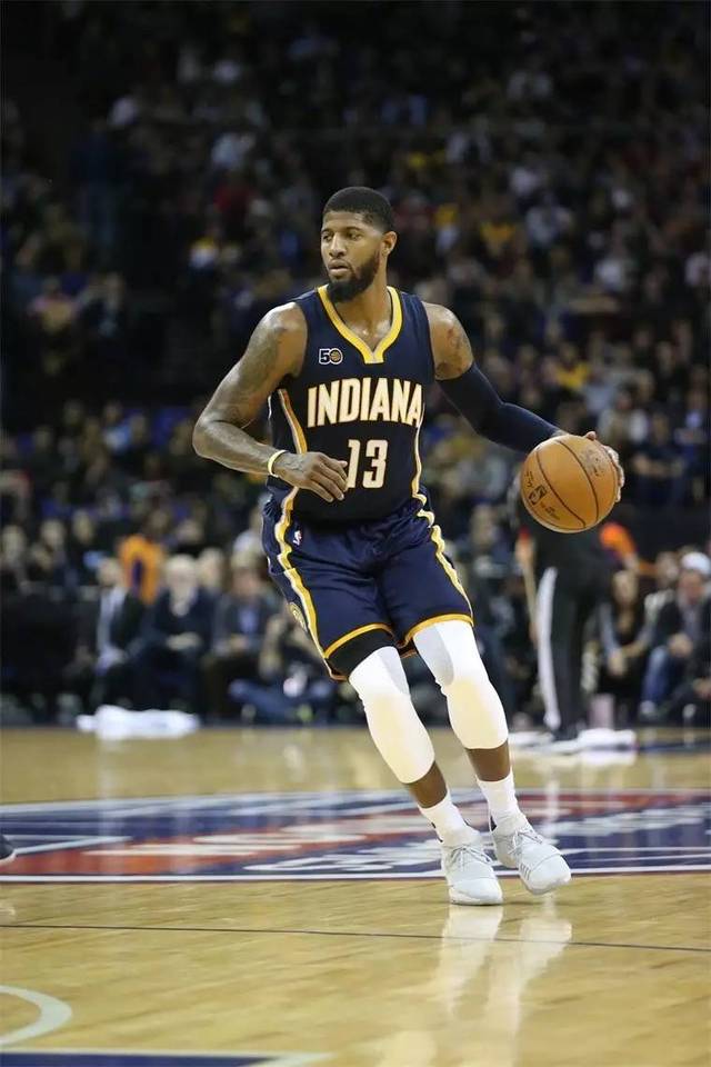 此前6场30+！爱德华兹今日半场仅出手5次贡献6分3失误（连6场30+后，爱德华兹今半场仅5次出手拿6分并有3失误）