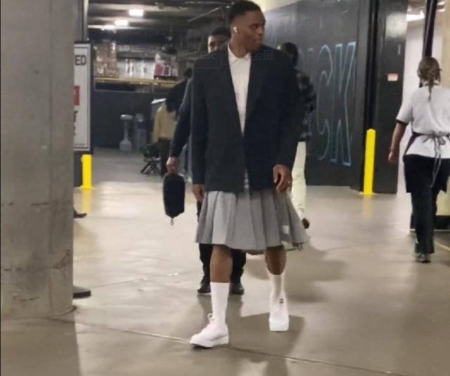 斯内德：金球评选标准已比梅罗时期合理，姆巴佩100%能拿（斯内德：金球评选比梅罗时代更合理，姆巴佩夺奖毫无悬念）