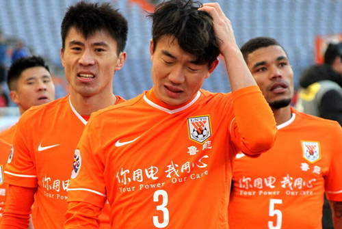 早报：米兰双雄均无缘意超杯决赛（早讯：AC米兰与国际米兰均无缘意大利超级杯决赛）