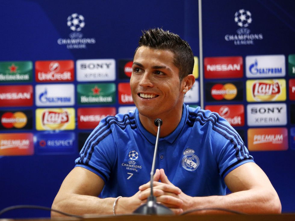 Shams：布克遭遇右腹股沟拉伤，一周后重新接受评估（Shams：布克右腹股沟拉伤，一周后复查）