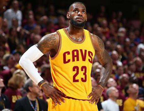 罗马诺：瓦诺利将与佛罗伦萨签约至明年6月，附带可续约1年选项（罗马诺：瓦诺利将签约佛罗伦萨至明年6月，合同含一年续约选项）