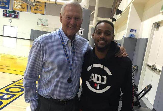 李凯尔改回美国籍？回应来了！可为中国男篮出战甚至打CBA（李凯尔回归美籍传闻？最新回应：仍可代表中国男篮出战，CBA也有望亮相）